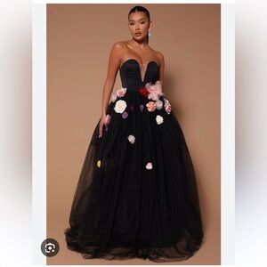FASHION NOVA MADDIE TULLE GOWN S, SOLD OUT